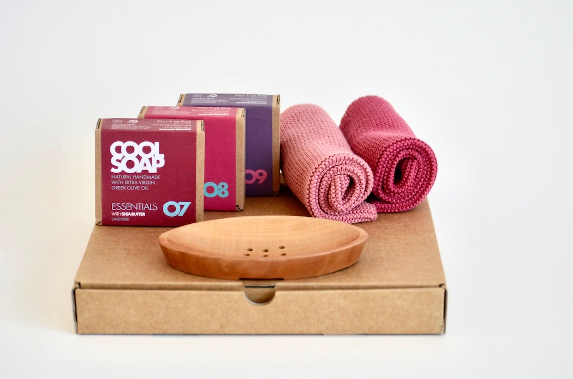 Gift Box with Soaps & Towels | Red